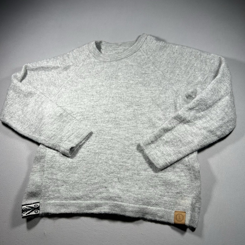 PAKA Royal Alpaca Sweater Womens Size L Gray Crewneck Handmade Peru Knit